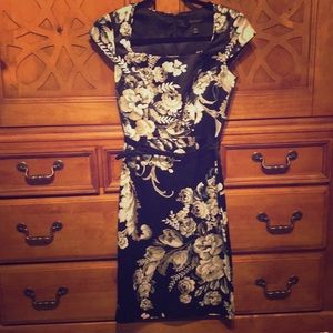 Beautiful satiny floral classic cap sleeve dress